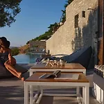 Infinity Sea View Cosy With Private Pool Feriehus