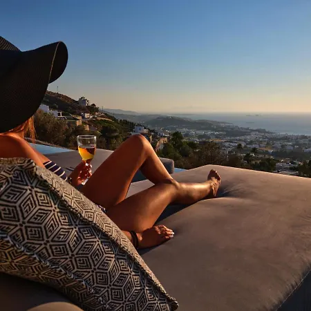 Infinity Sea View Cosy With Private Pool Holiday home